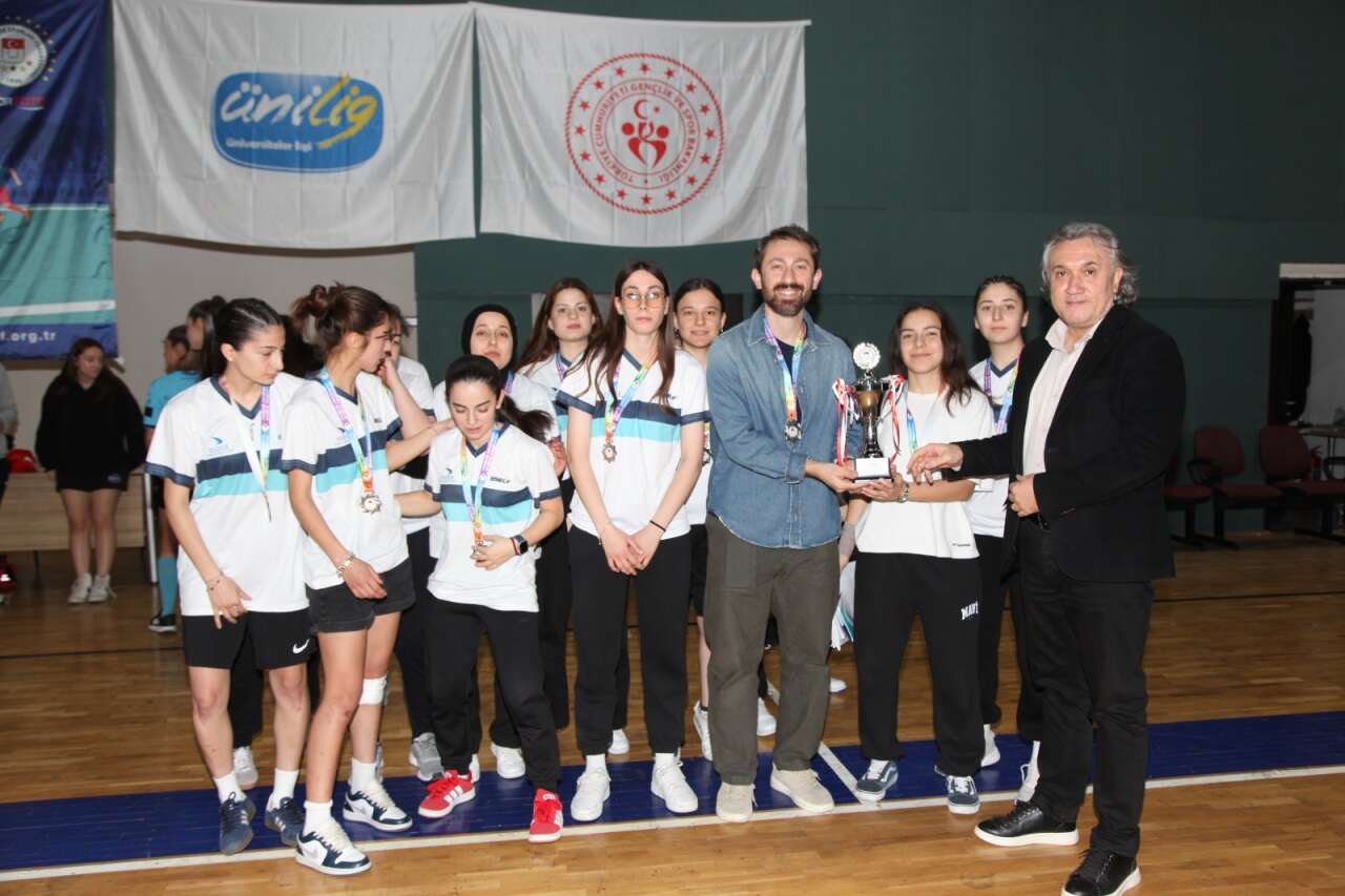 MSKÜ Kadın Futsal Takımı ÜNİLİG Şampiyonu Oldu 3